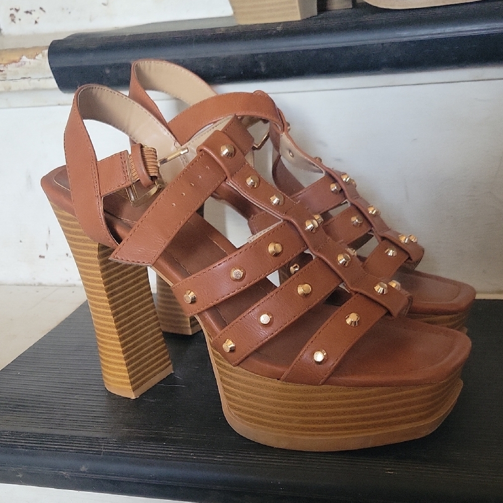 Brown Platform Sandals with Chunky Heel